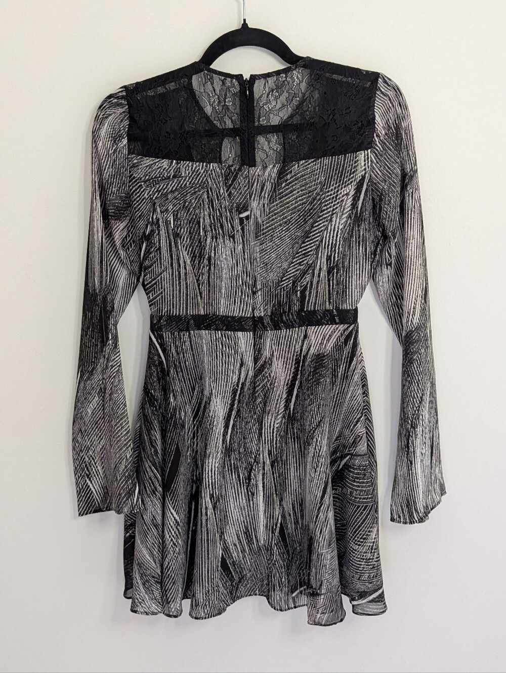Guess Black Long Sleeve Fit and Flare Dress Size 0 - Picture 2 of 12